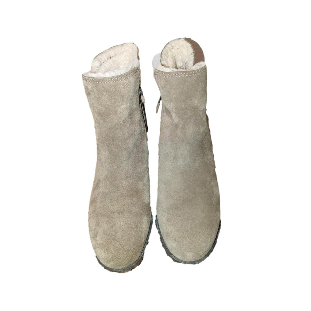 T & B Suede Boots Size 8
